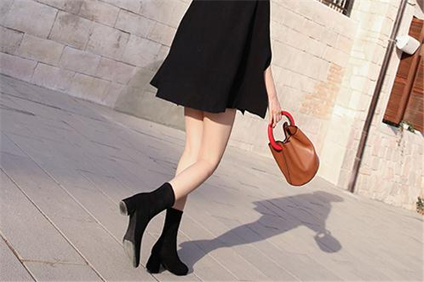 靴子筒圍大了如何縮小 找專業(yè)師傅 靴子筒圍大了如何縮小 找專業(yè)師傅