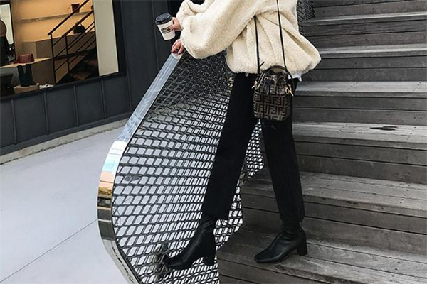 靴子會(huì)越穿越大嗎 和皮質(zhì)有關(guān) 靴子會(huì)越穿越大嗎 和皮質(zhì)有關(guān)