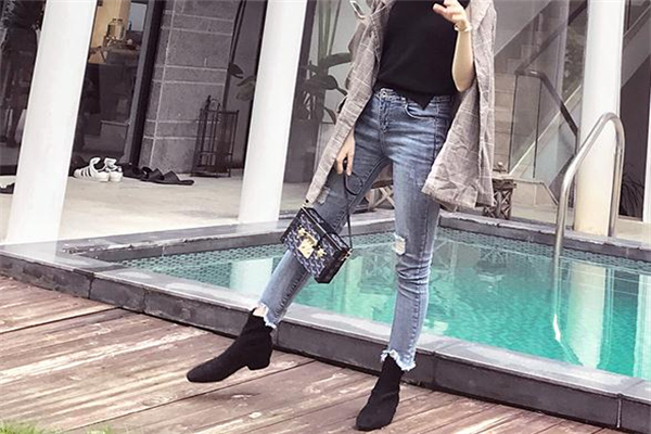 靴子羊皮好還是牛皮好 各有各的優(yōu)勢(shì) 靴子羊皮好還是牛皮好 各有各的優(yōu)勢(shì)