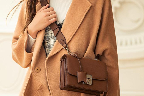 斜挎包怎么背好看 注意這些法則 斜挎包怎么背好看 注意這些法則