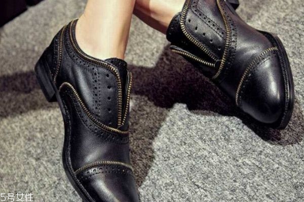 皮鞋變硬怎么辦 6招讓你的鞋子軟起來 皮鞋變硬怎么辦 6招讓你的鞋子軟起來