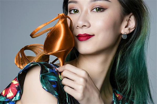 拉丁舞鞋怎么選 記住這些要點 拉丁舞鞋怎么選 記住這些要點