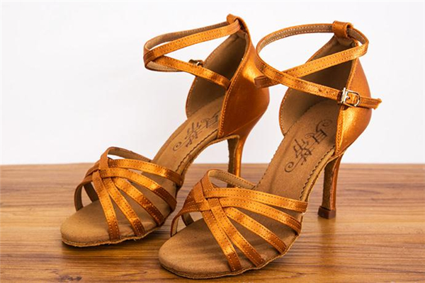 拉丁舞鞋什么牌子好 大品牌更加舒適 拉丁舞鞋什么牌子好 大品牌更加舒適