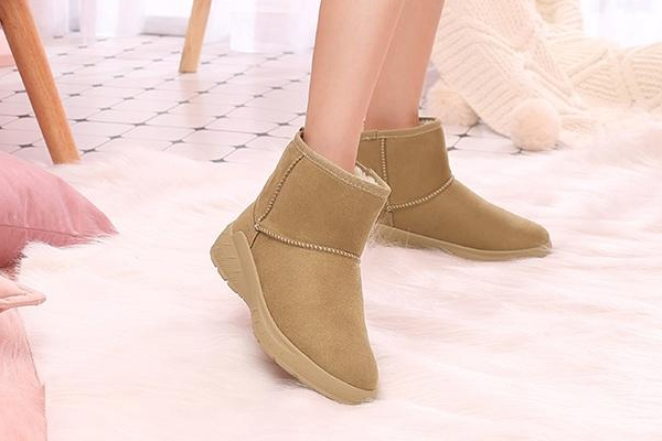 矮個(gè)子怎么穿雪地靴好看 記住6個(gè)原則 矮個(gè)子怎么穿雪地靴好看 記住6個(gè)原則