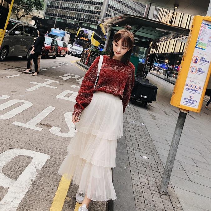 冬天裙子怎么搭配上衣 這么穿不怕冷還顯高 冬天裙子怎么搭配上衣 這么穿不怕冷還顯高