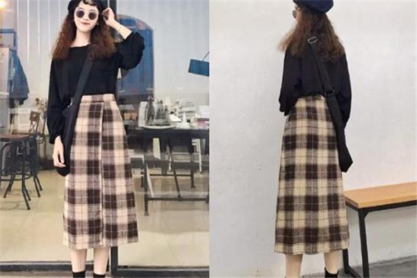 格子半身裙配什么上衣 毛衣是最佳搭檔 格子半身裙配什么上衣 毛衣是最佳搭檔