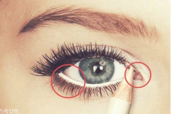 小眼睛怎么化妝眼睛顯得大 教你眼妝怎么畫顯眼睛大 小眼睛怎么化妝眼睛顯得大 教你眼妝怎么畫顯眼睛大