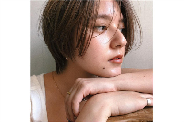 溫柔短發(fā)女圖片 20款溫柔的短發(fā)圖片 溫柔短發(fā)女圖片 20款溫柔的短發(fā)圖片