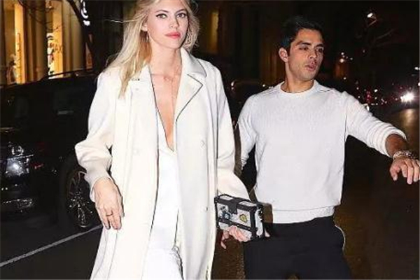 2019流行什么顏色大衣 讓你顯白又高級(jí) 2019流行什么顏色大衣 讓你顯白又高級(jí)