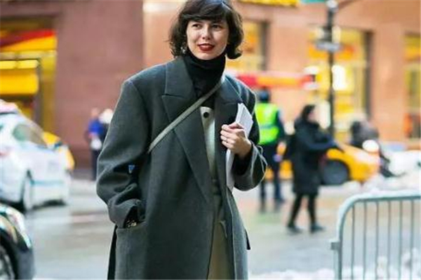 2019流行什么顏色大衣 讓你顯白又高級(jí) 2019流行什么顏色大衣 讓你顯白又高級(jí)