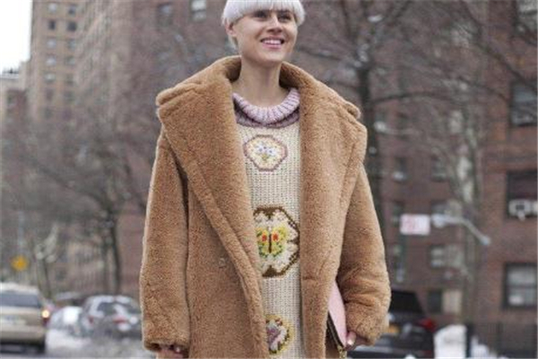 大衣穿搭技巧 謹(jǐn)記這三點(diǎn) 大衣穿搭技巧 謹(jǐn)記這三點(diǎn)