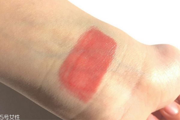 歐萊雅202唇釉是什么顏色 歐萊雅202唇釉試色 歐萊雅202唇釉是什么顏色 歐萊雅202唇釉試色