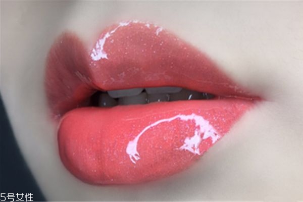 歐萊雅202唇釉是什么顏色 歐萊雅202唇釉試色 歐萊雅202唇釉是什么顏色 歐萊雅202唇釉試色