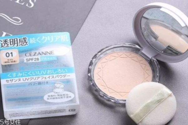 散粉選擇什么顏色好 不同顏色有不同功效 散粉選擇什么顏色好 不同顏色有不同功效