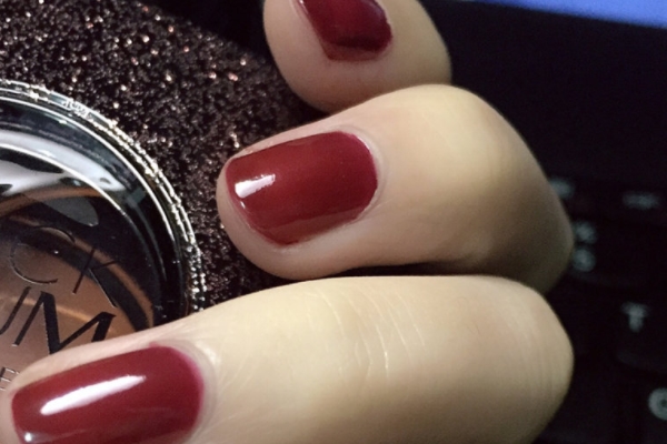 悅詩風(fēng)吟指甲油怎么涂 方法很簡單 悅詩風(fēng)吟指甲油怎么涂 方法很簡單