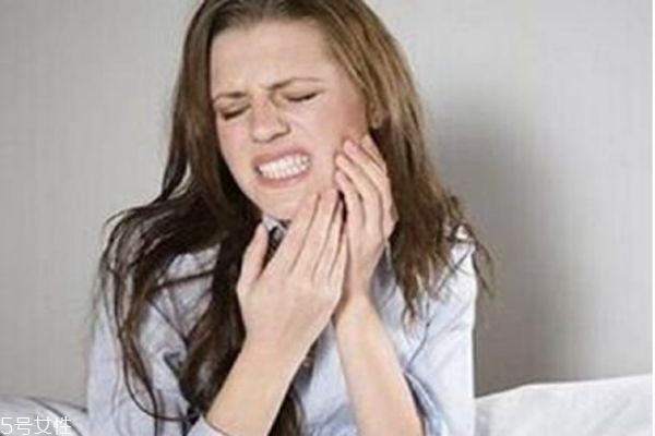 有助于緩解牙齒疼痛的快速辦法 有助于緩解牙齒疼痛的快速辦法