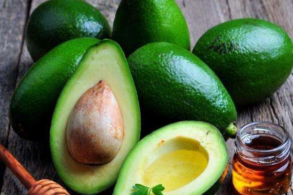 牛油果進(jìn)口和國產(chǎn)哪個好 牛油果進(jìn)口和國產(chǎn)怎么區(qū)分