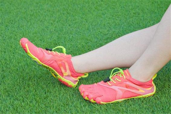 五指鞋的好處和壞處 運動更舒適 五指鞋的好處和壞處 運動更舒適