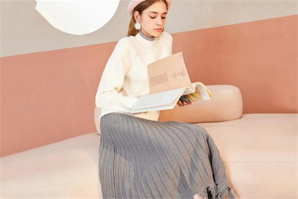 毛衣下面配什么裙子好看 讓你充滿仙氣 毛衣下面配什么裙子好看 讓你充滿仙氣