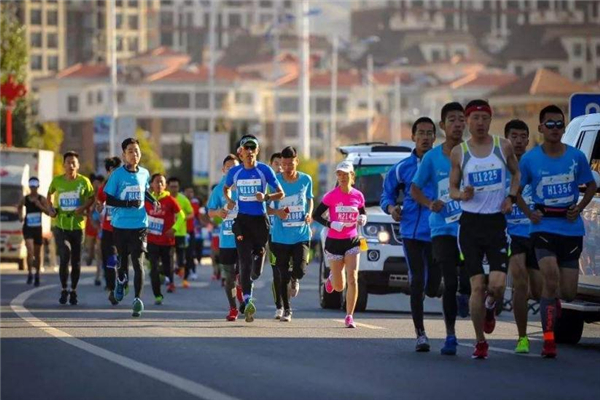 跑半馬可以帶手機(jī)嗎 沒(méi)有嚴(yán)格規(guī)定 跑半馬可以帶手機(jī)嗎 沒(méi)有嚴(yán)格規(guī)定