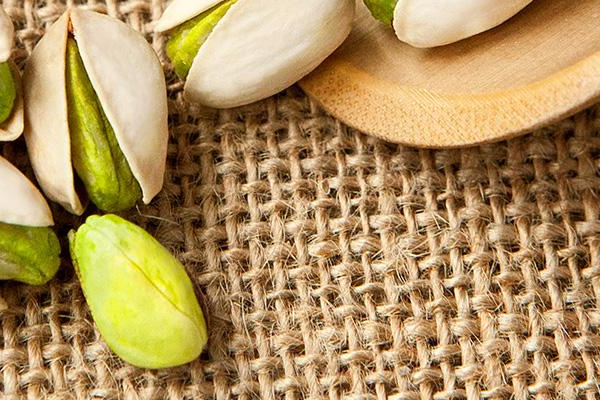 正常開心果是什么顏色 并非越白凈越好 正常開心果是什么顏色 并非越白凈越好