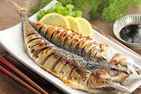 秋刀魚(yú)可以清蒸嗎 方法超簡(jiǎn)單 秋刀魚(yú)可以清蒸嗎 方法超簡(jiǎn)單