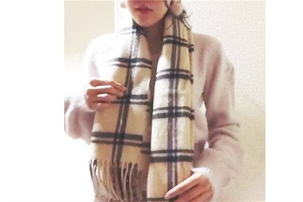 頸巾的系法圖解 這2種系法日本超流行 頸巾的系法圖解 這2種系法日本超流行