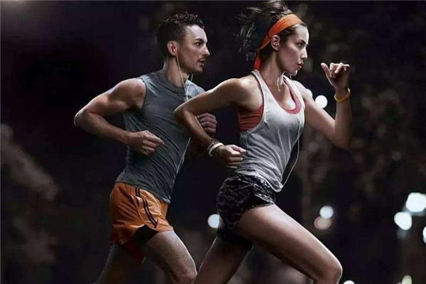 晚上運(yùn)動(dòng)的最佳時(shí)間 這段時(shí)間效果最好 晚上運(yùn)動(dòng)的最佳時(shí)間 這段時(shí)間效果最好