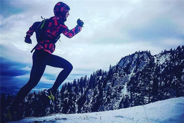 冬天跑步穿什么衣服 既要保暖又要輕便 冬天跑步穿什么衣服 既要保暖又要輕便