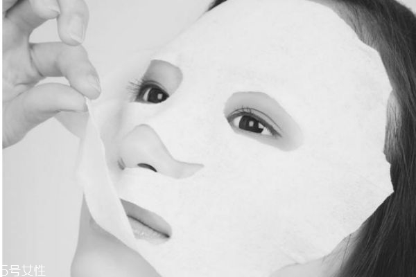 上妝前到底能不能敷面膜 妝前敷面膜好不好 上妝前到底能不能敷面膜 妝前敷面膜好不好
