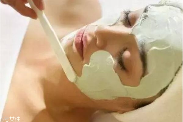怎樣敷面膜效果最佳 常敷面膜的六大好處 怎樣敷面膜效果最佳 常敷面膜的六大好處