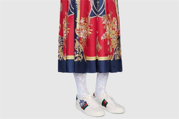 gucci豬年限定小白鞋多少錢 可愛到犯規(guī) gucci豬年限定小白鞋多少錢 可愛到犯規(guī)