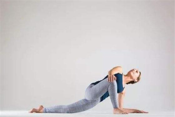 晚上適合練什么陰瑜伽 這些動作都不錯 晚上適合練什么陰瑜伽 這些動作都不錯