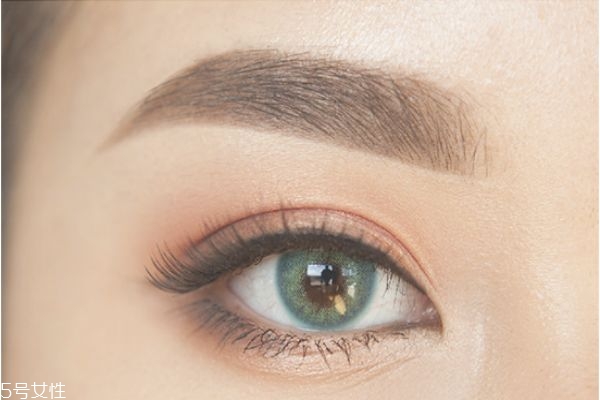 日常大眼妝的畫(huà)法教程 日常大眼妝畫(huà)法 日常大眼妝的畫(huà)法教程 日常大眼妝畫(huà)法