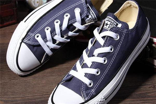 帆布鞋適合什么年齡？看自己心態(tài)
