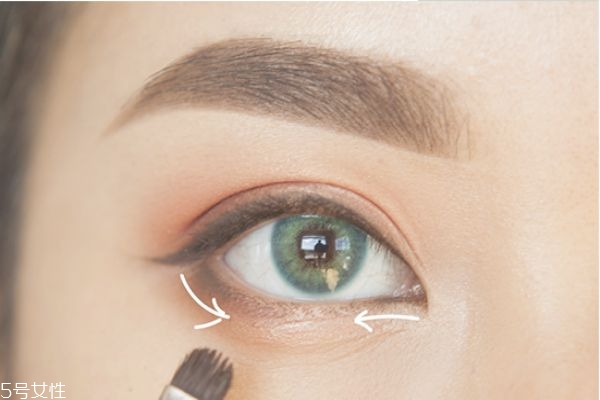 日常大眼妝的畫(huà)法教程 日常大眼妝畫(huà)法 日常大眼妝的畫(huà)法教程 日常大眼妝畫(huà)法