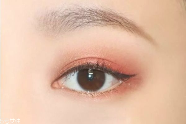 畫眼妝的步驟 大眼妝的畫法步驟圖 畫眼妝的步驟 大眼妝的畫法步驟圖