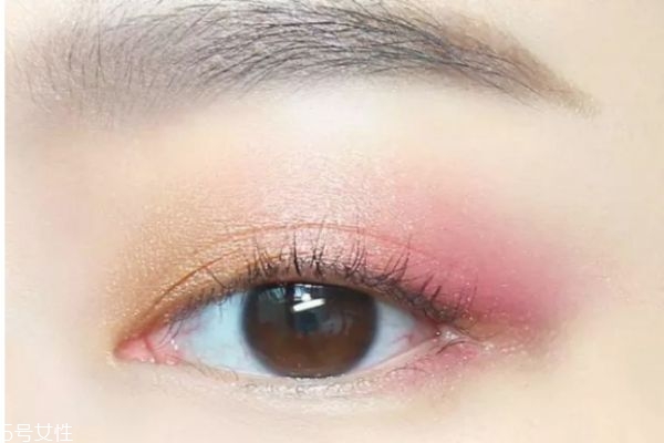 畫眼妝的步驟 大眼妝的畫法步驟圖 畫眼妝的步驟 大眼妝的畫法步驟圖