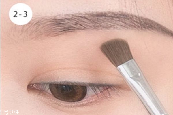 日常大眼妝的畫(huà)法教程 日常大眼妝畫(huà)法 日常大眼妝的畫(huà)法教程 日常大眼妝畫(huà)法