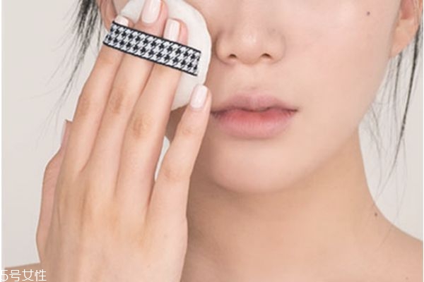 日常大眼妝的畫(huà)法教程 日常大眼妝畫(huà)法 日常大眼妝的畫(huà)法教程 日常大眼妝畫(huà)法