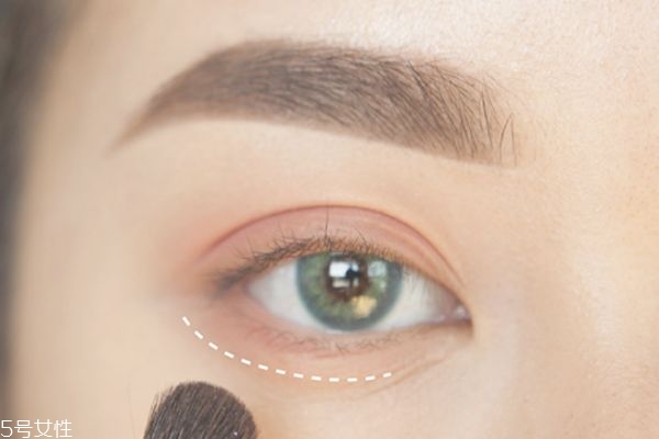 日常大眼妝的畫(huà)法教程 日常大眼妝畫(huà)法 日常大眼妝的畫(huà)法教程 日常大眼妝畫(huà)法