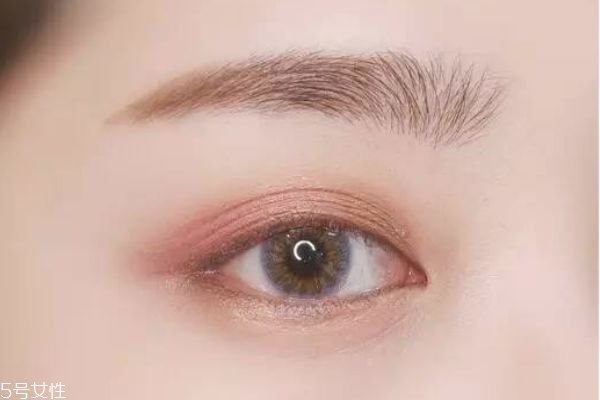 日常大眼妝的畫(huà)法教程 日常大眼妝畫(huà)法 日常大眼妝的畫(huà)法教程 日常大眼妝畫(huà)法