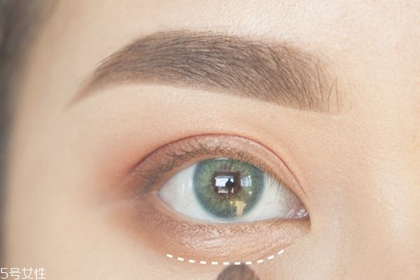 日常大眼妝的畫(huà)法教程 日常大眼妝畫(huà)法 日常大眼妝的畫(huà)法教程 日常大眼妝畫(huà)法