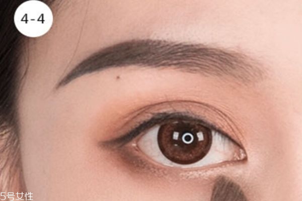 日常大眼妝的畫(huà)法教程 日常大眼妝畫(huà)法 日常大眼妝的畫(huà)法教程 日常大眼妝畫(huà)法