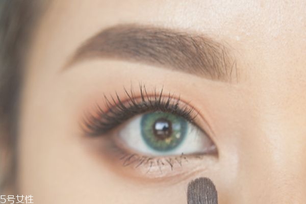 日常大眼妝的畫(huà)法教程 日常大眼妝畫(huà)法 日常大眼妝的畫(huà)法教程 日常大眼妝畫(huà)法