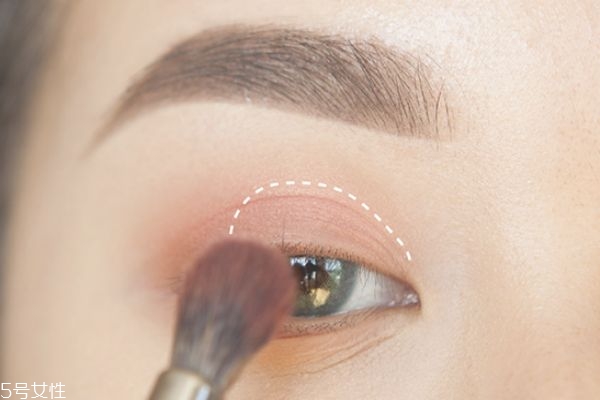 日常大眼妝的畫(huà)法教程 日常大眼妝畫(huà)法 日常大眼妝的畫(huà)法教程 日常大眼妝畫(huà)法