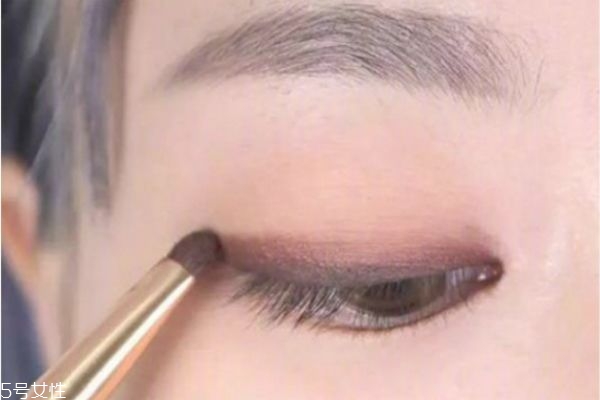 深棕色眼妝怎么畫 眼妝的畫法步驟教程 深棕色眼妝怎么畫 眼妝的畫法步驟教程