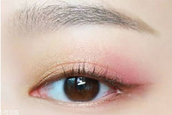 畫眼妝的步驟 大眼妝的畫法步驟圖 畫眼妝的步驟 大眼妝的畫法步驟圖