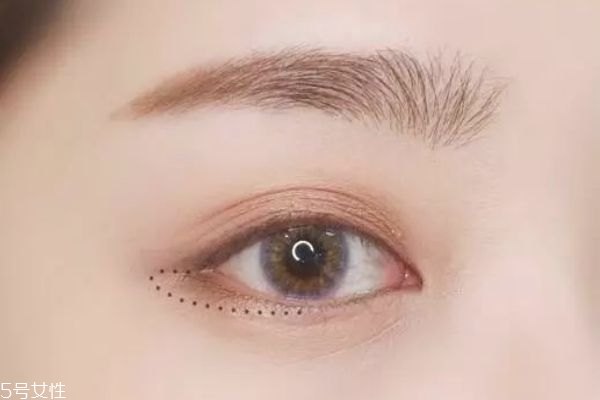 日常大眼妝的畫(huà)法教程 日常大眼妝畫(huà)法 日常大眼妝的畫(huà)法教程 日常大眼妝畫(huà)法