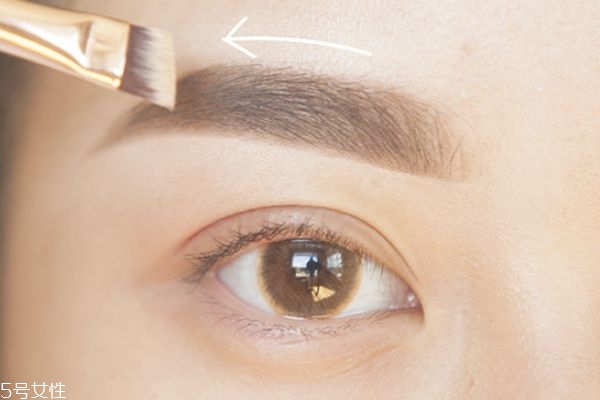 日常大眼妝的畫(huà)法教程 日常大眼妝畫(huà)法 日常大眼妝的畫(huà)法教程 日常大眼妝畫(huà)法